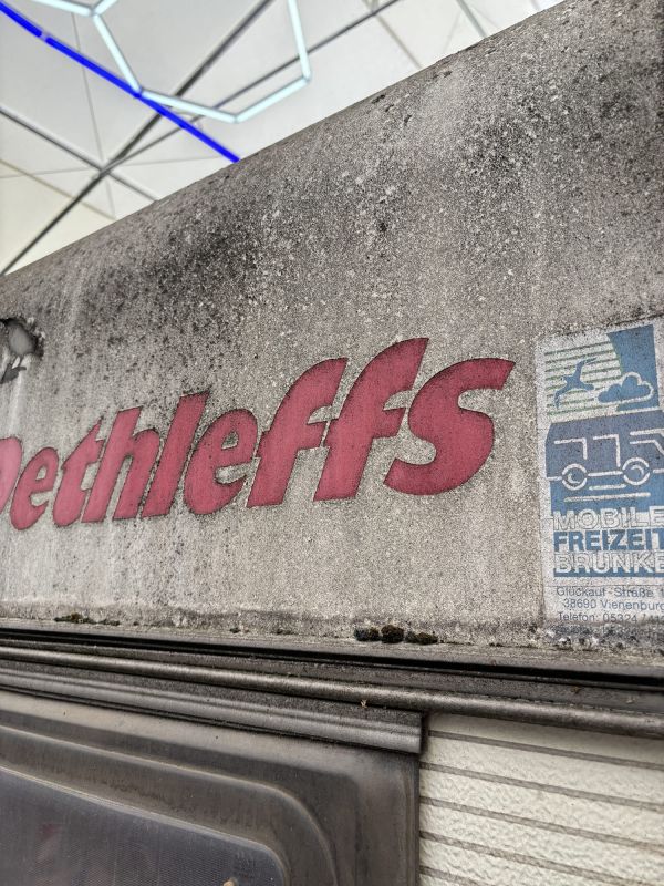 Wohnmobil vor der Reinigung