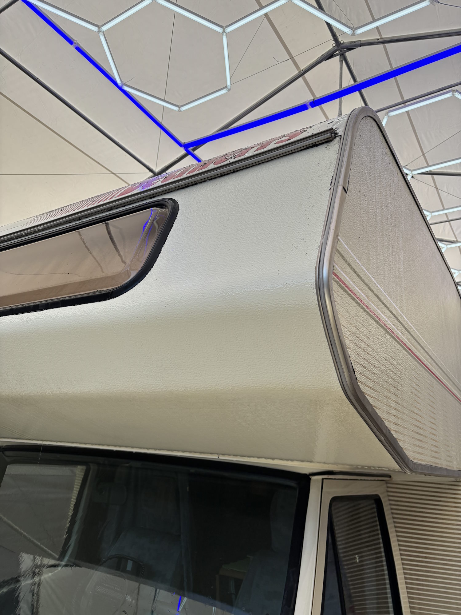 Wohnmobil nach der Außenaufbereitung